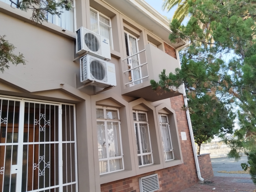 18 Bedroom Property for Sale in Belgravia Northern Cape